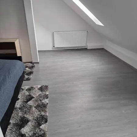 Apartament Cu 2 Bai Apartman