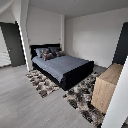 Apartament Cu 2 Bai Apartman